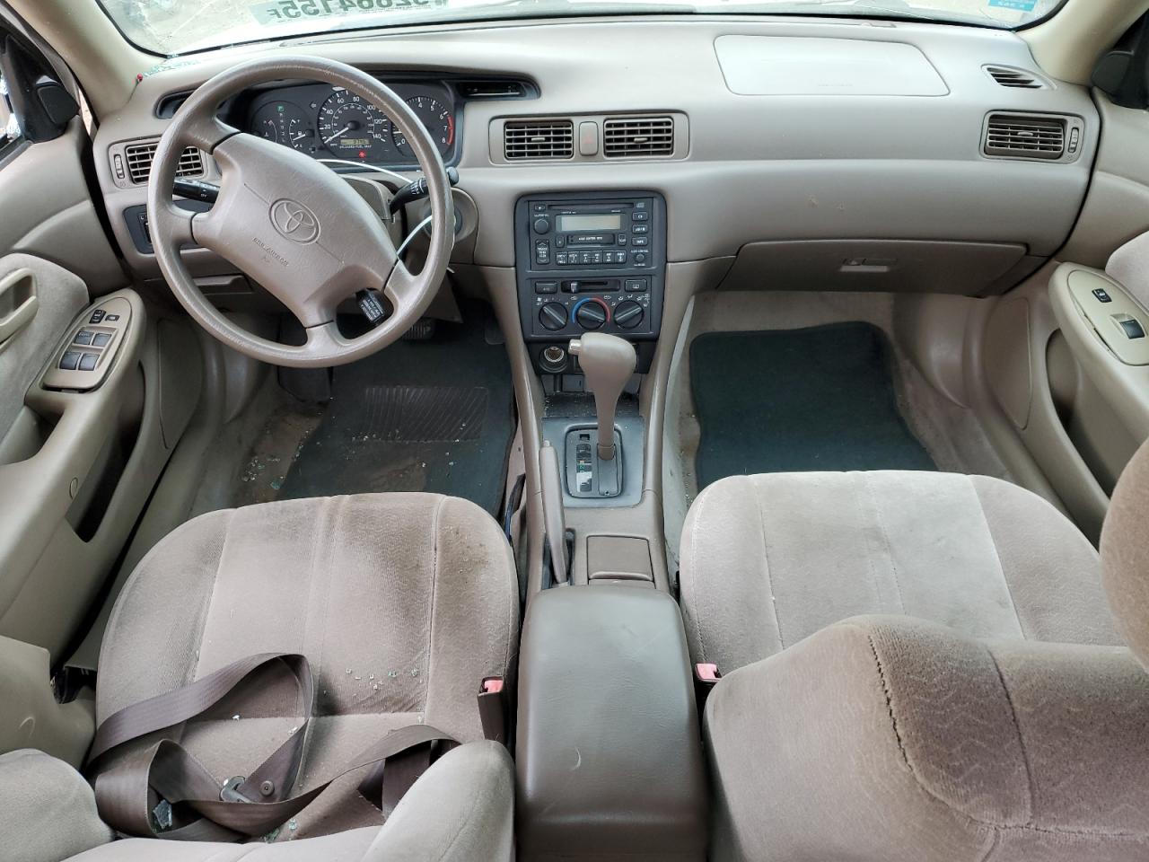 Toyota Camry Ce Image 12