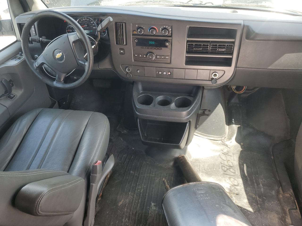 Chevrolet Express Ls Image 4