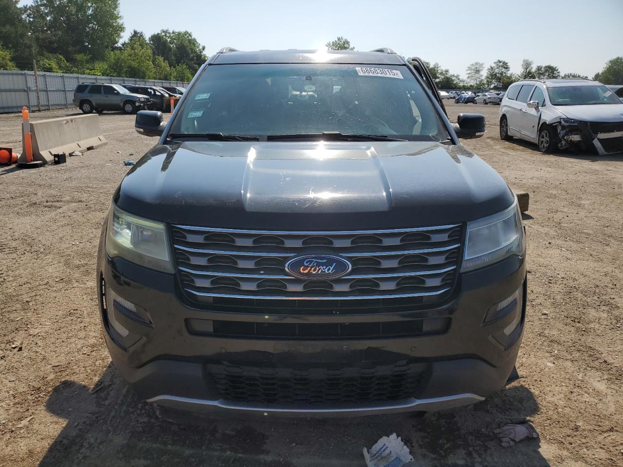 Ford Explorer Xlt Image 12