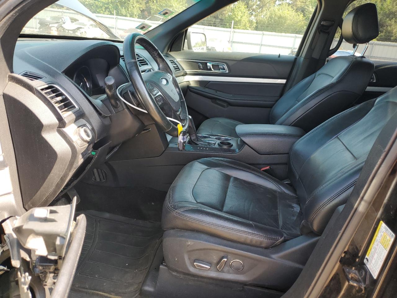 Ford Explorer Xlt Image 6