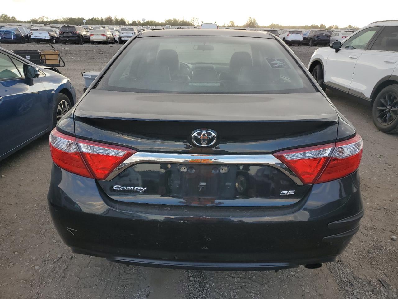 Toyota Camry Le Image 8