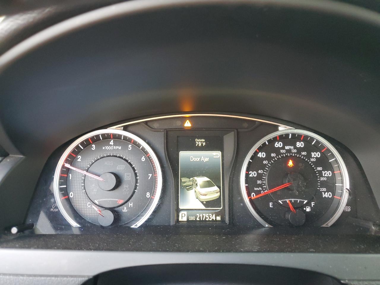 Toyota Camry Le Image 11