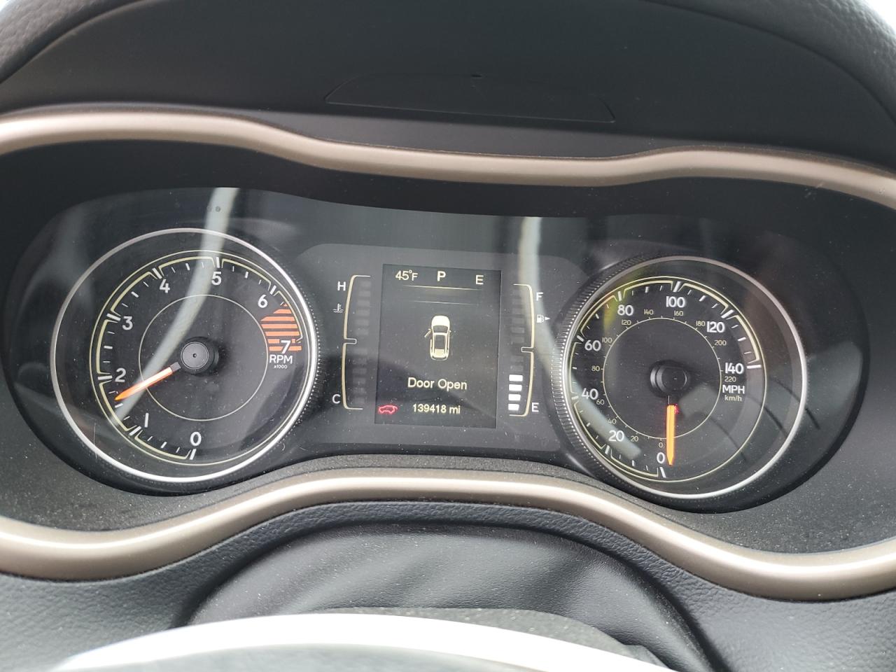 Jeep Grand Cherokee Sport Image 2