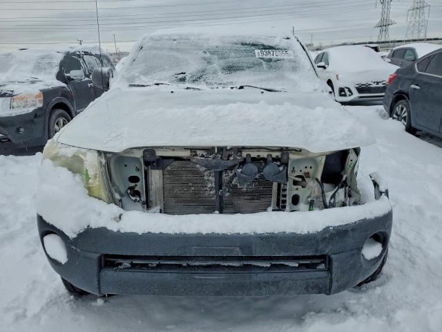 Toyota Tacoma Access Cab Image 11