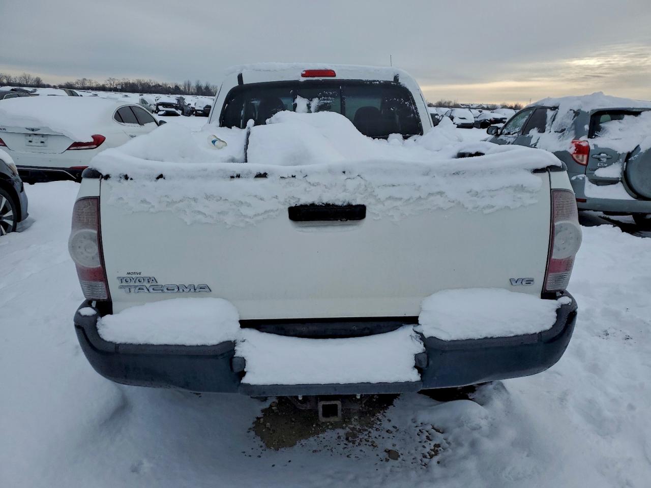 Toyota Tacoma Access Cab Image 12