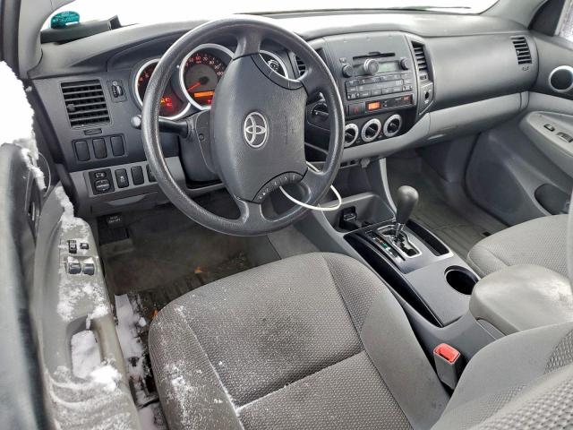 Toyota Tacoma Access Cab Image 10