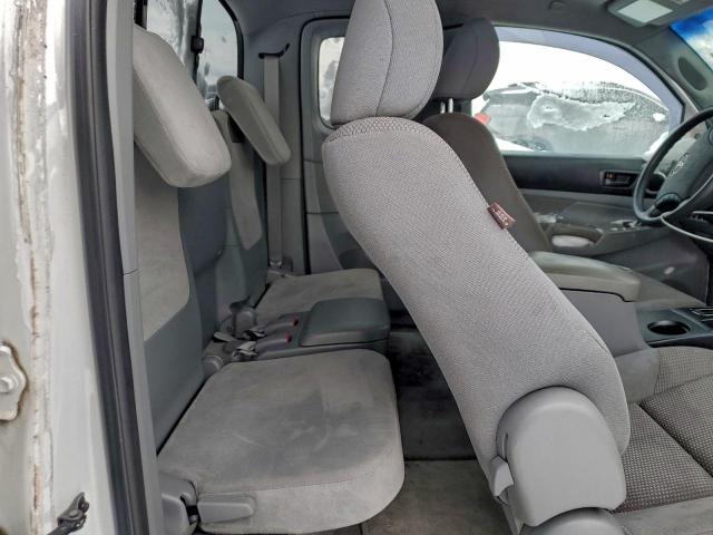 Toyota Tacoma Access Cab Image 6