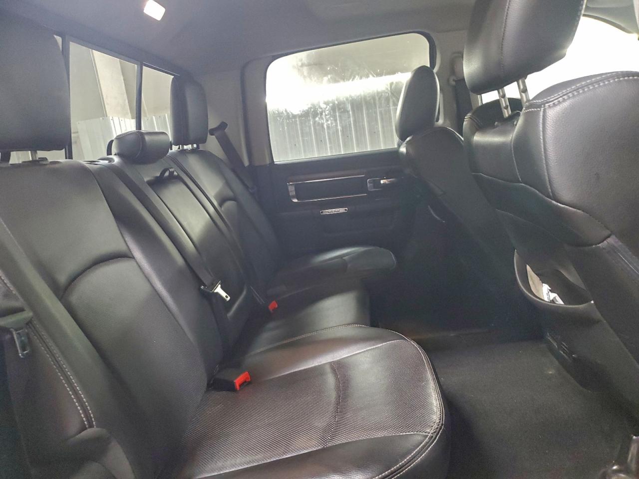 Ram 1500 Laramie Image 12