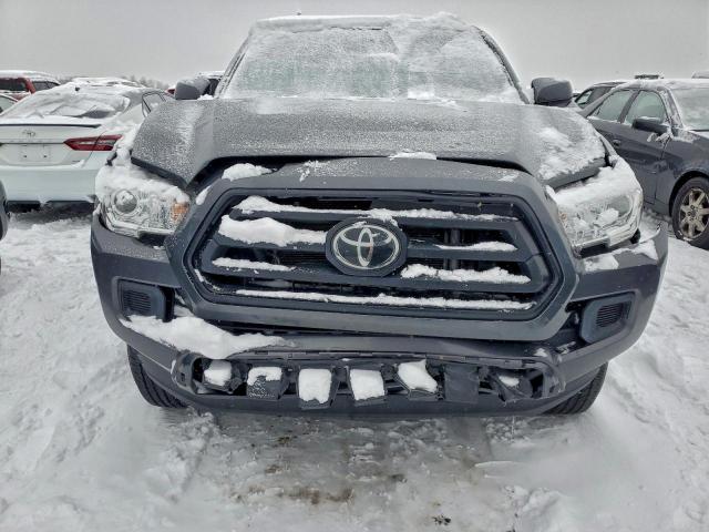 Toyota Tacoma Double Cab Image 3