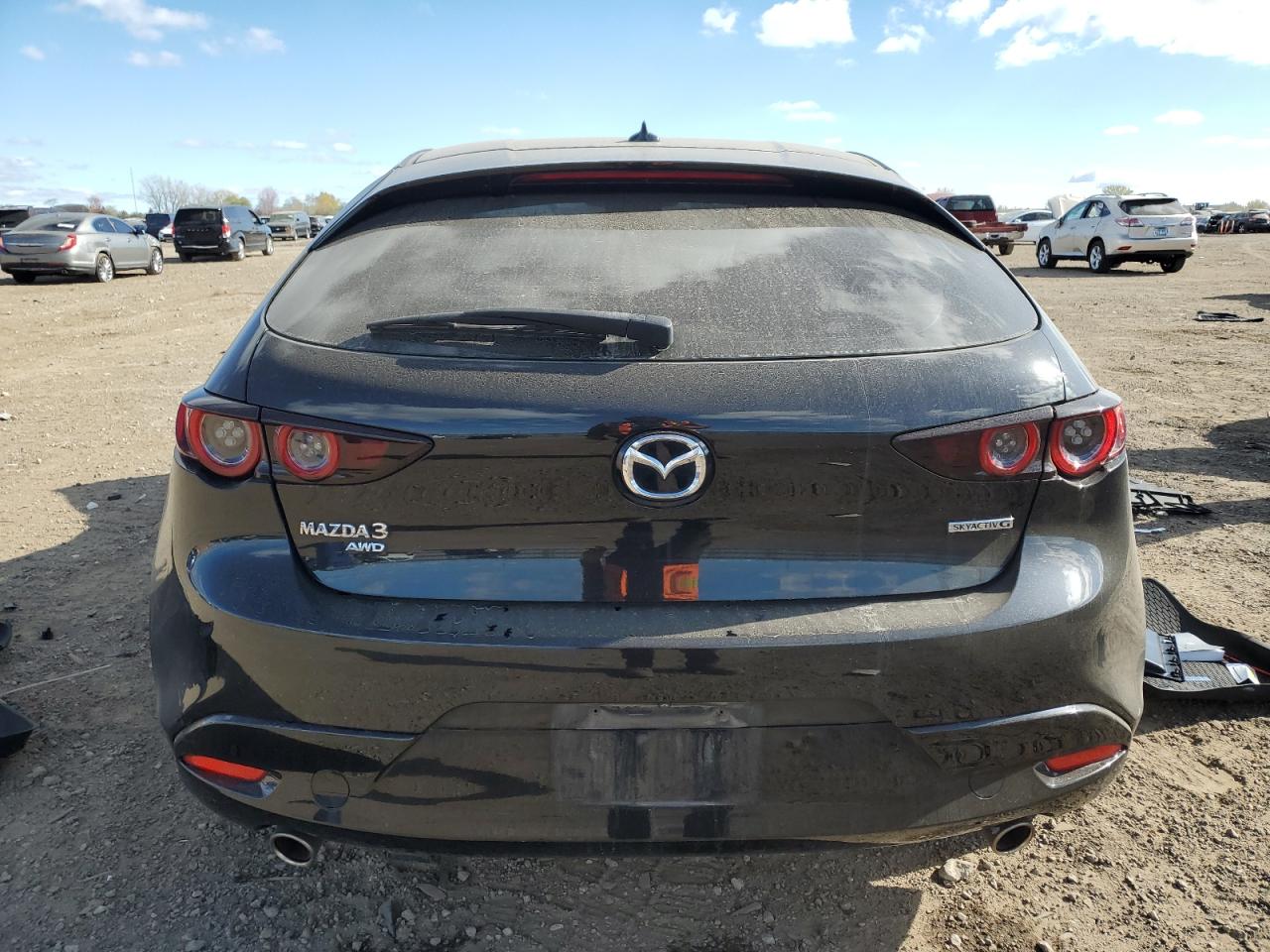 Mazda 3 Premium Image 4