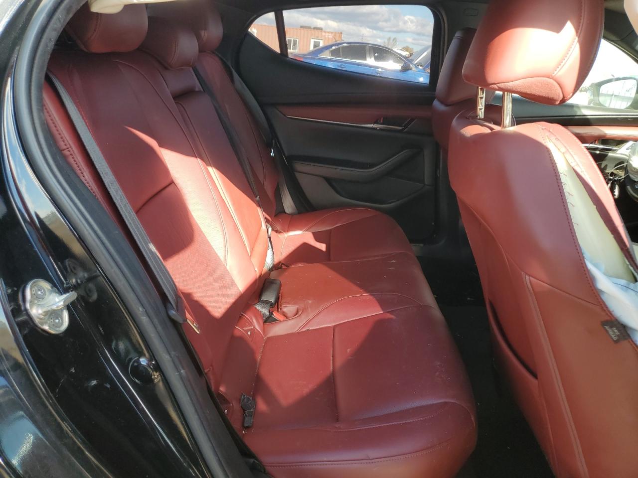 Mazda 3 Premium Image 9