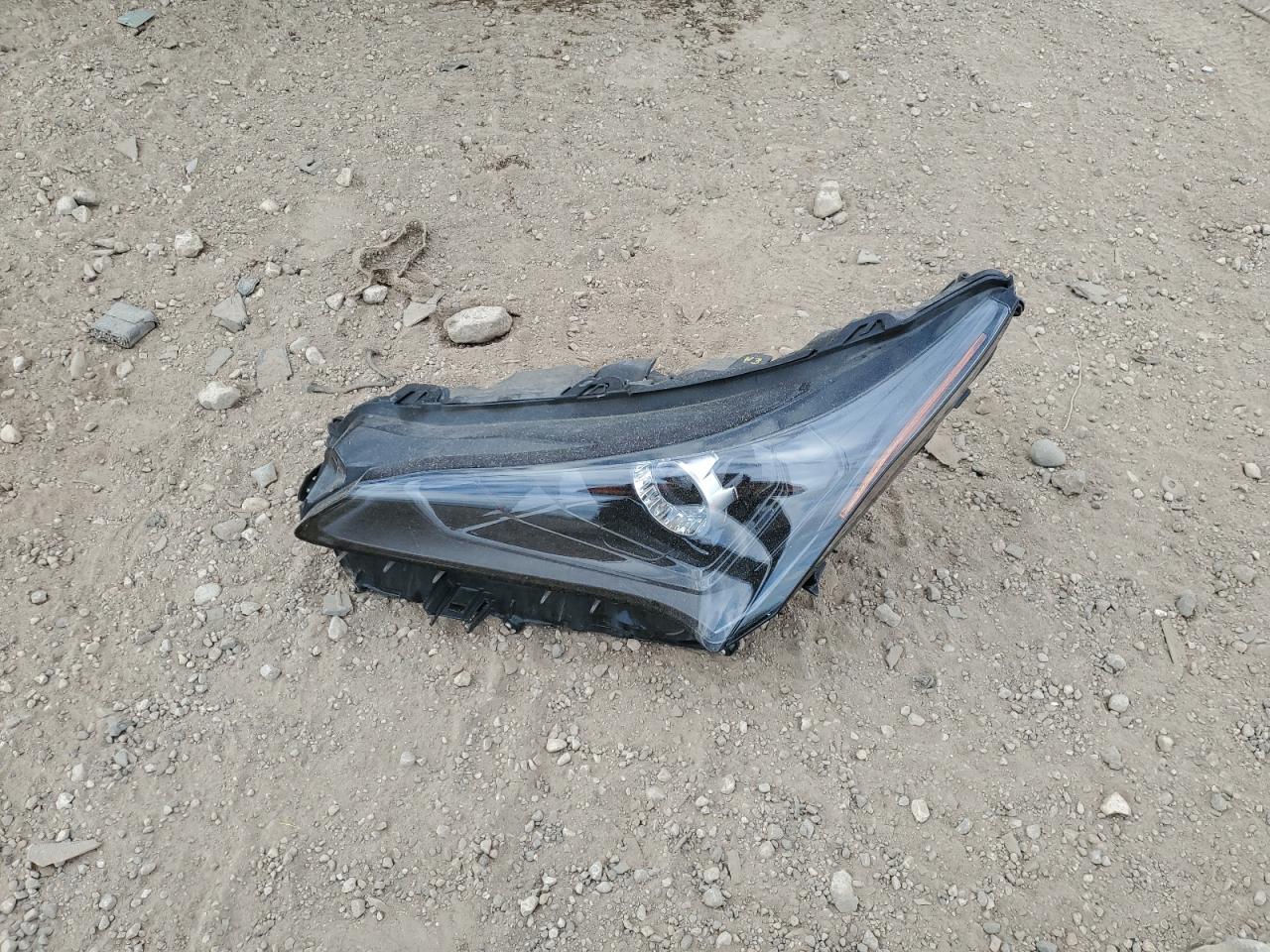 Lexus NX 300h Image 12