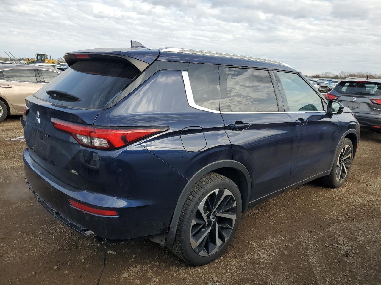 Mitsubishi Outlander Sel Image 11