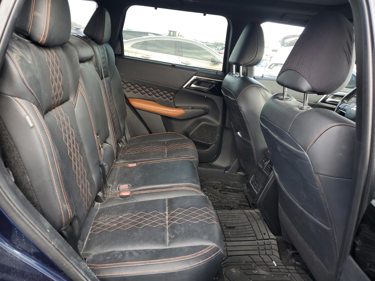 Mitsubishi Outlander Sel Image 10