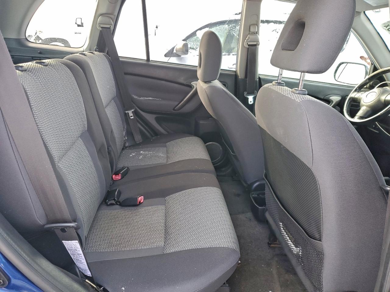 Toyota RAV4 Image 12