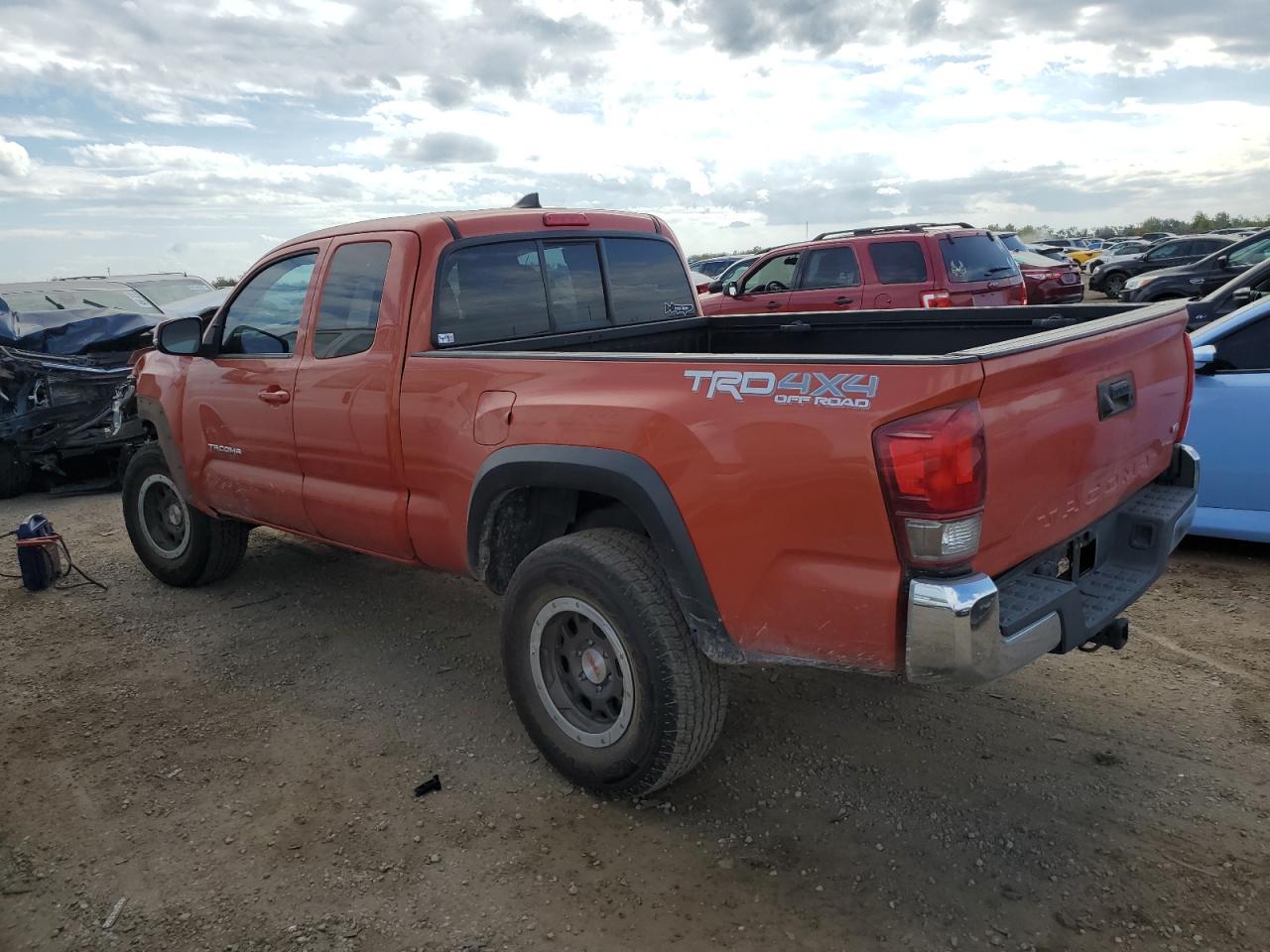 Toyota Tacoma Access Cab Image 11