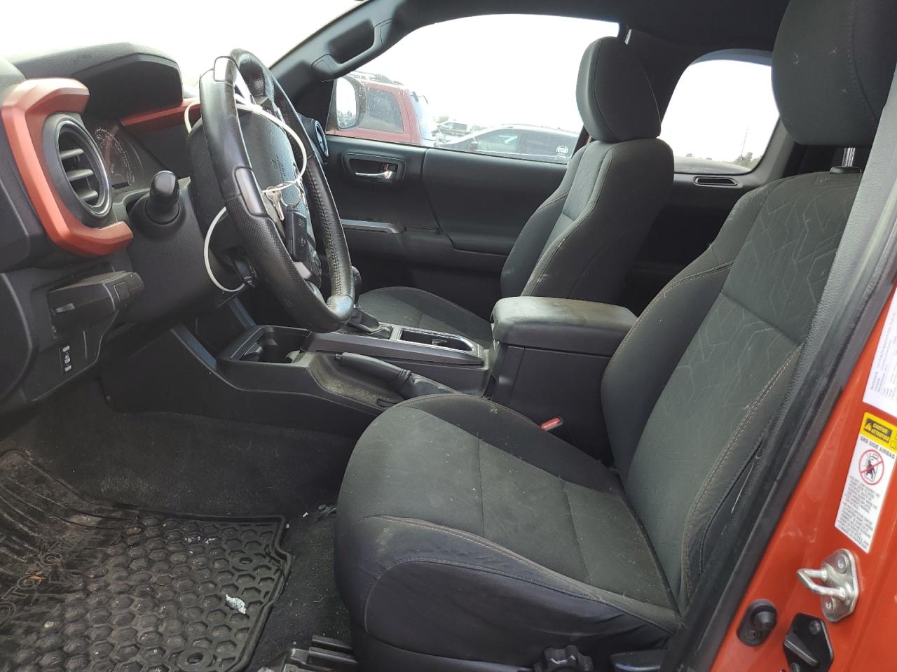 Toyota Tacoma Access Cab Image 3