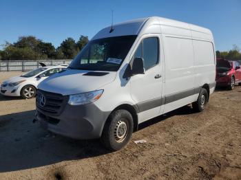  Salvage Mercedes-Benz Sprinter