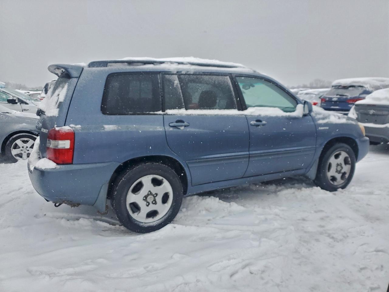 Toyota Highlander Base Image 7