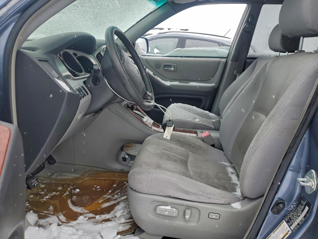 Toyota Highlander Base Image 9