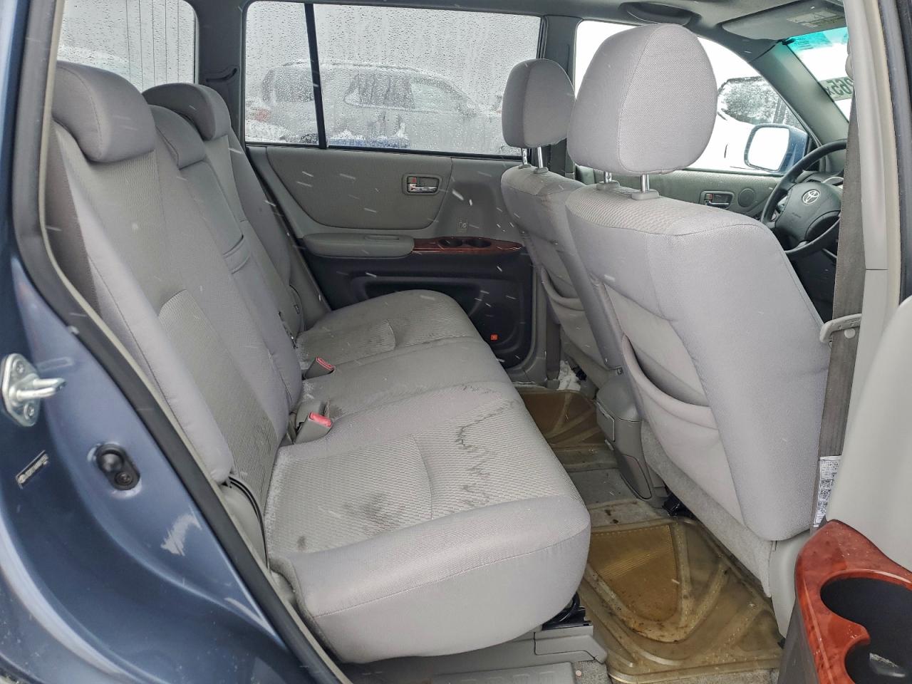 Toyota Highlander Base Image 12