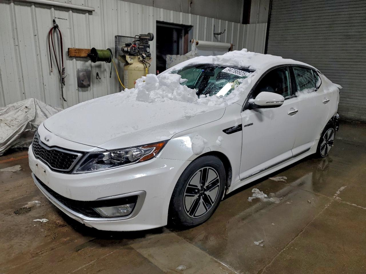 Kia Optima Hybrid Image 1