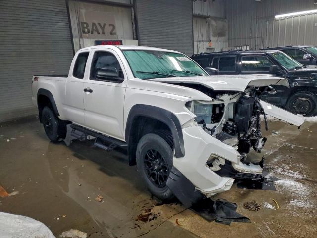 Toyota Tacoma Access Cab Image 3
