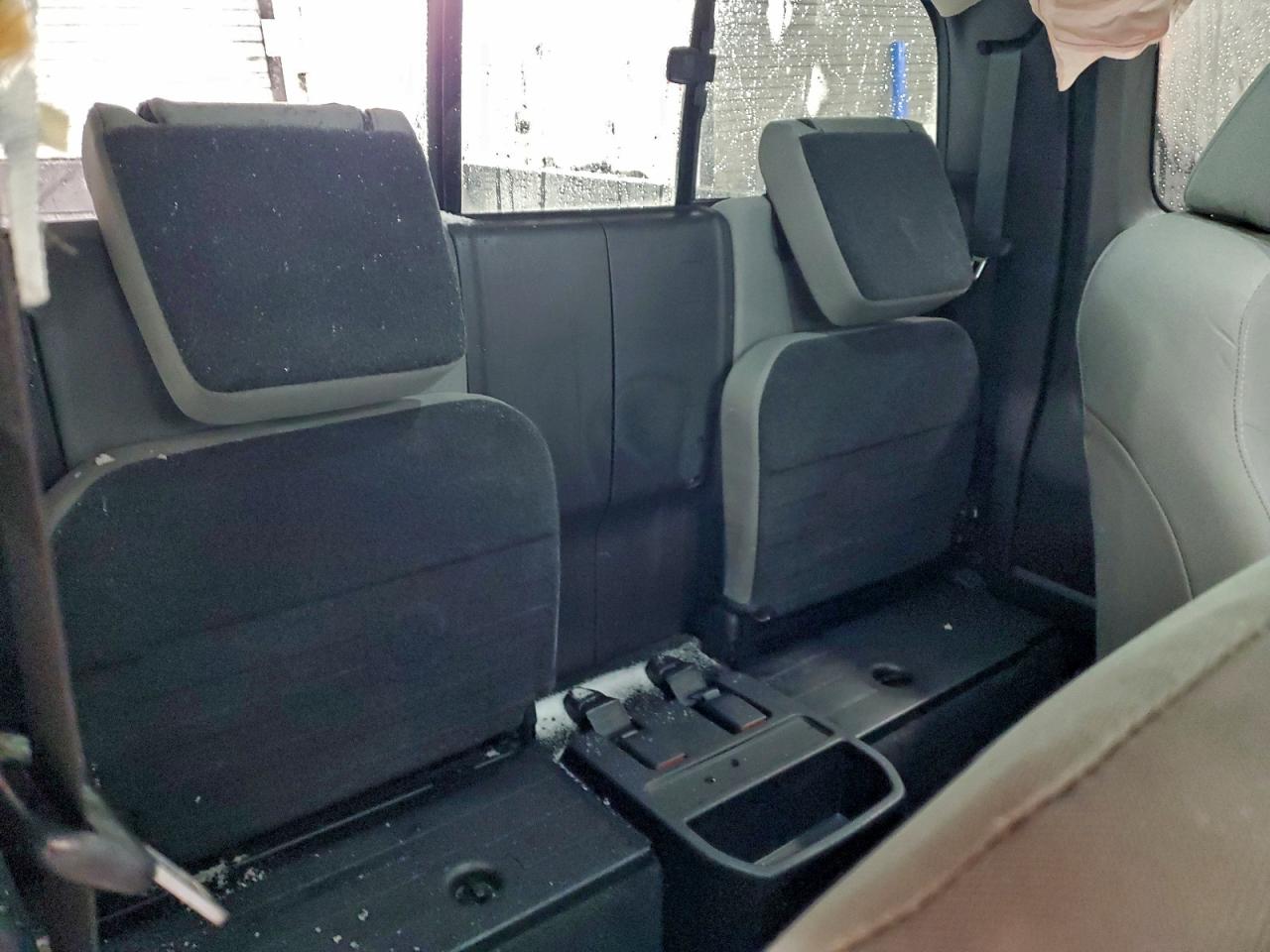 Toyota Tacoma Access Cab Image 8