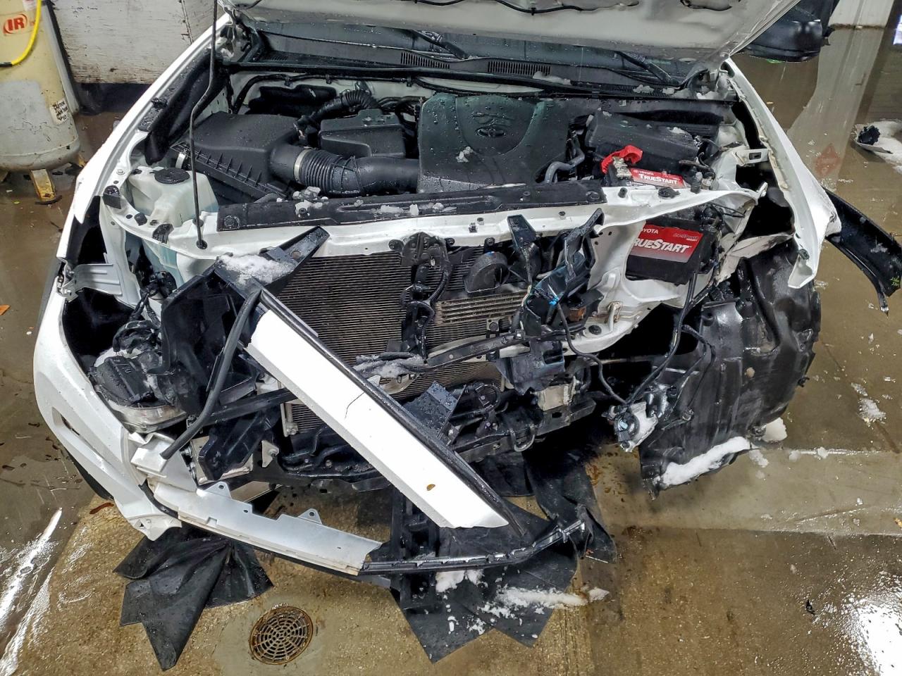 Toyota Tacoma Access Cab Image 12