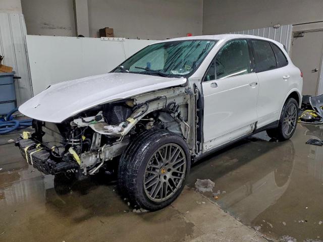  Salvage Porsche Cayenne