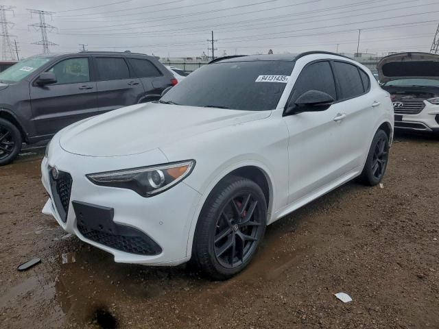  Salvage Alfa Romeo Stelvio