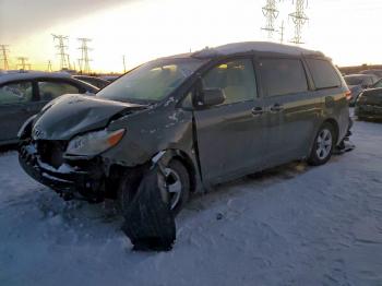  Salvage Toyota Sienna