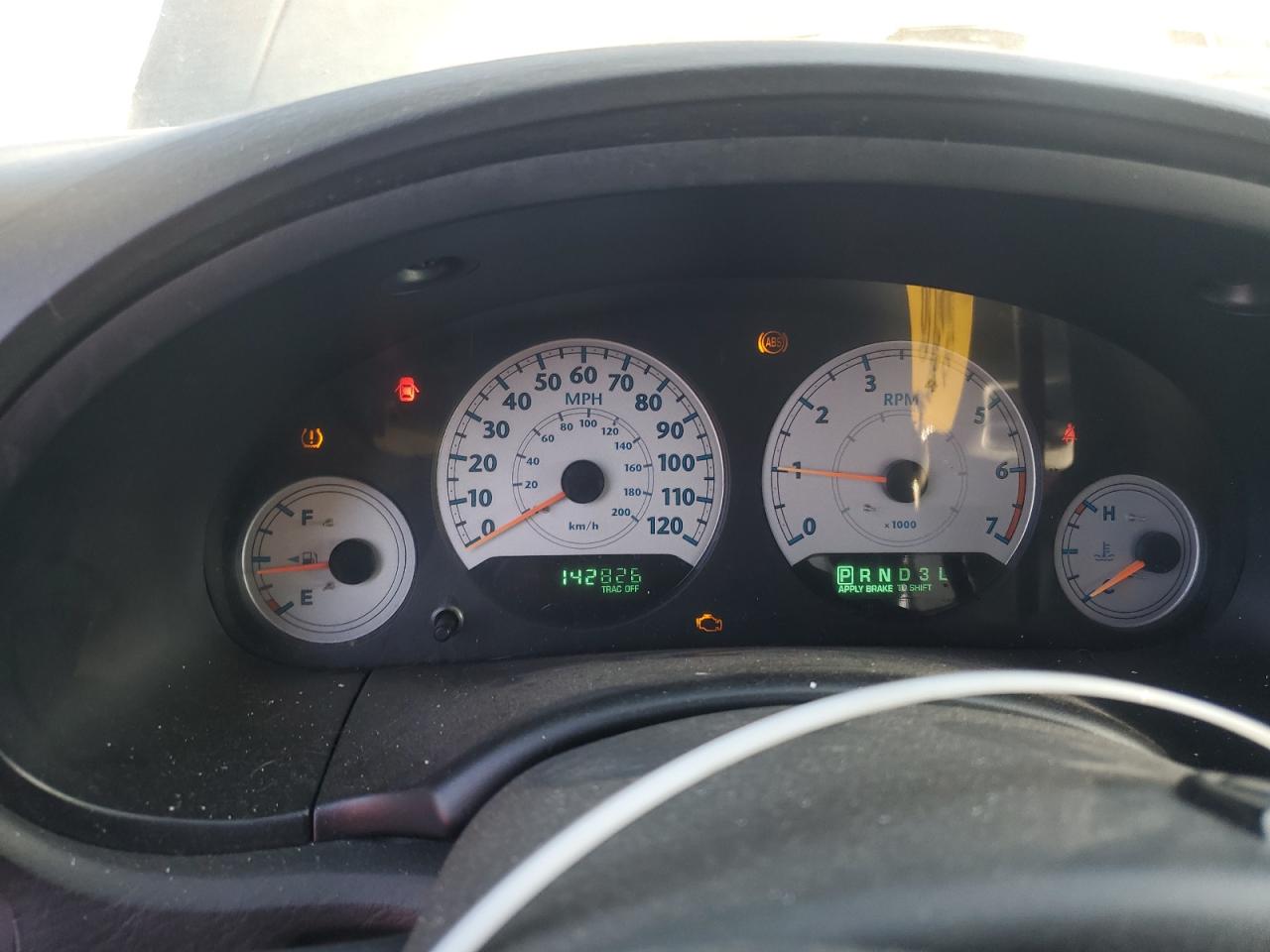 Chrysler Minivan Touring Image 8