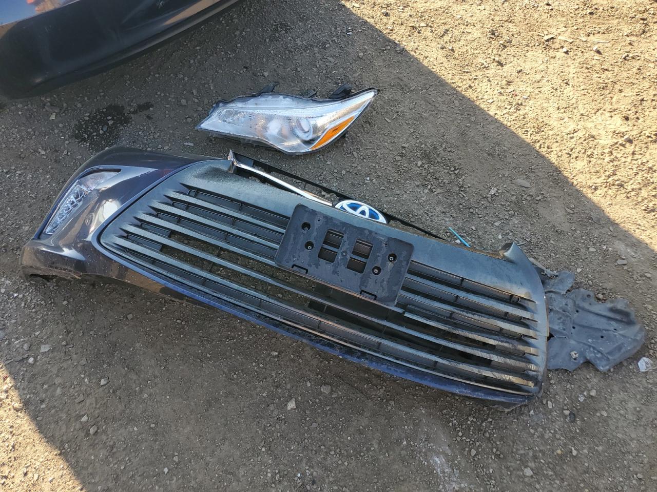 Toyota Camry Hybrid Image 6