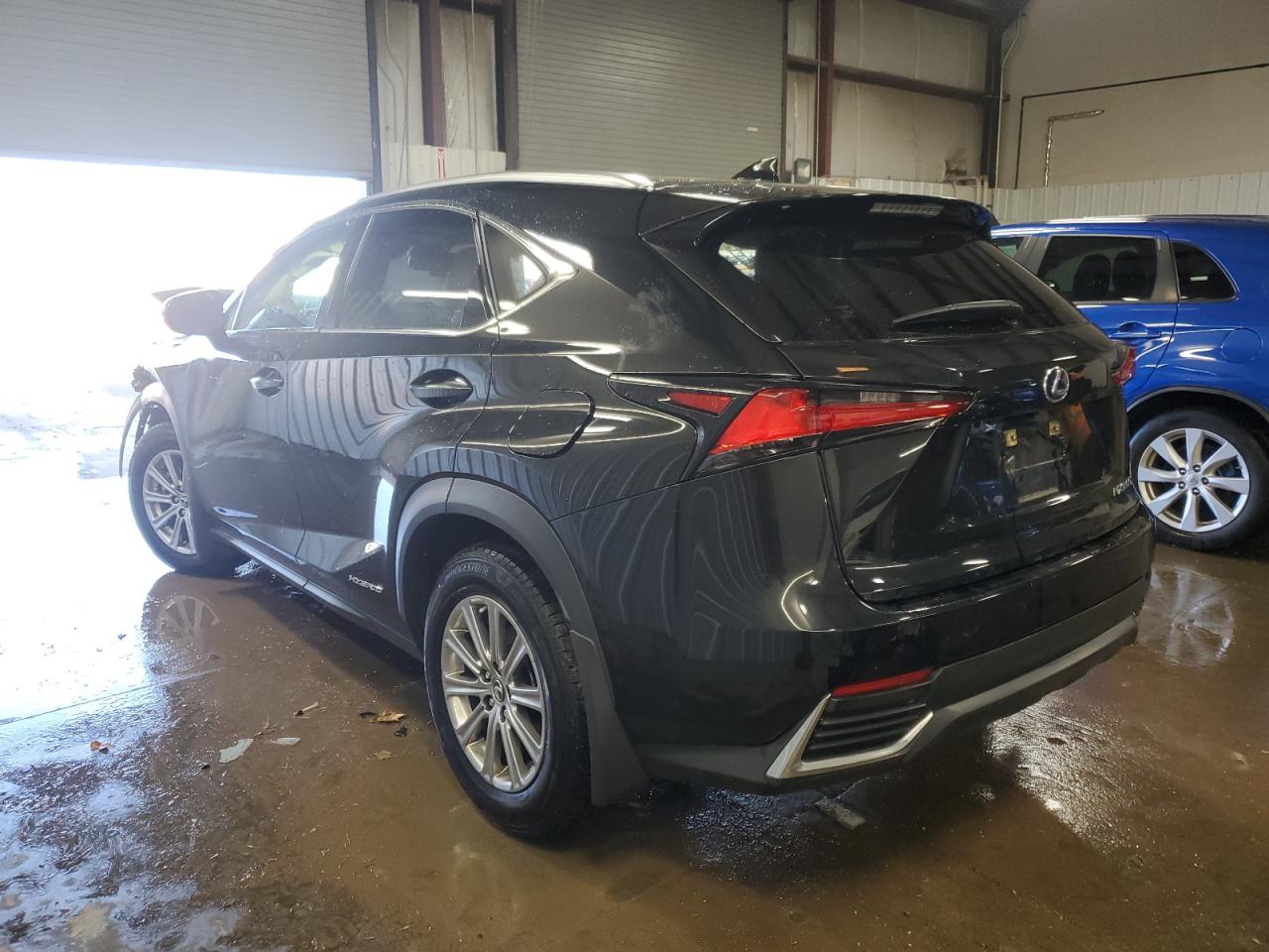 Lexus NX 300h Base Image 7