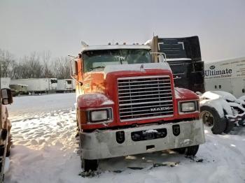  Salvage Mack 600 Chu600