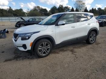  Salvage Kia Seltos