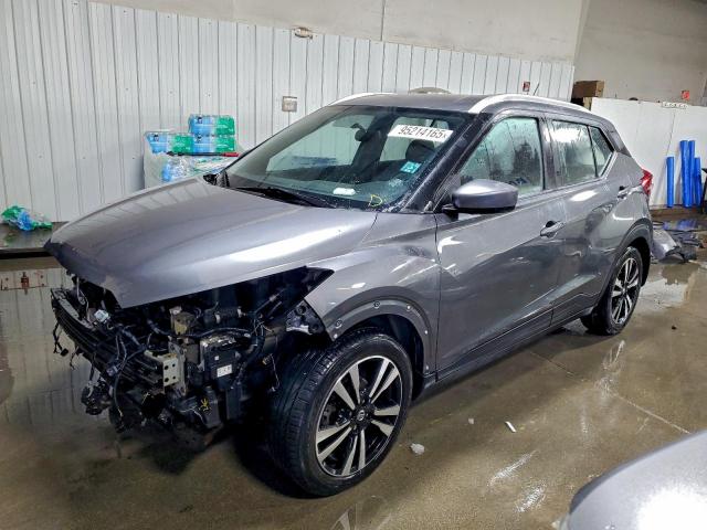  Salvage Nissan Kicks