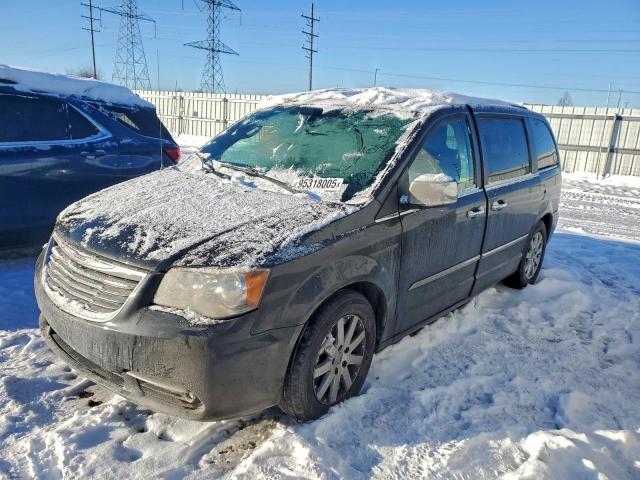  Salvage Chrysler Minivan