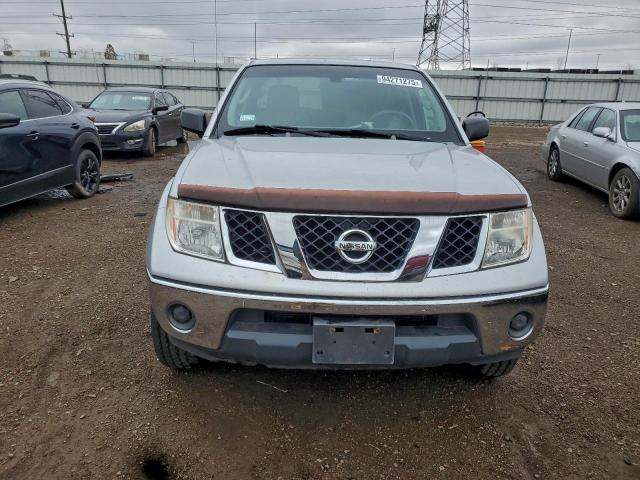 Nissan Frontier Crew Cab Le Image 10
