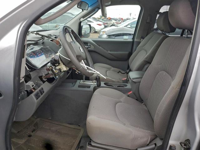 Nissan Frontier Crew Cab Le Image 6