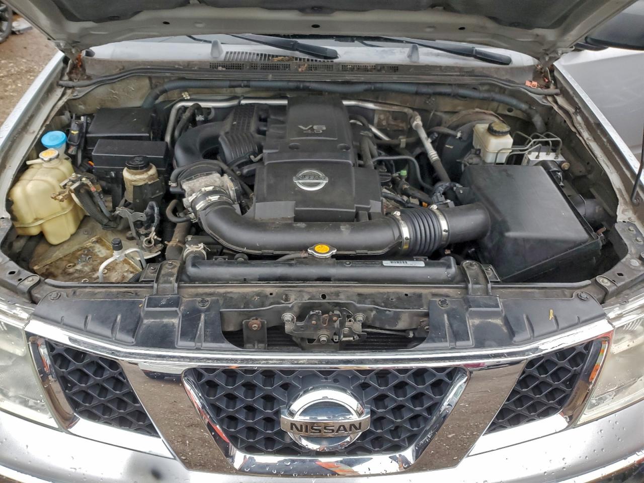 Nissan Frontier Crew Cab Le Image 11