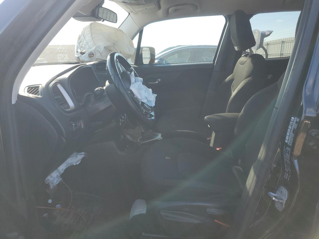 Jeep Renegade Latitude Image 12