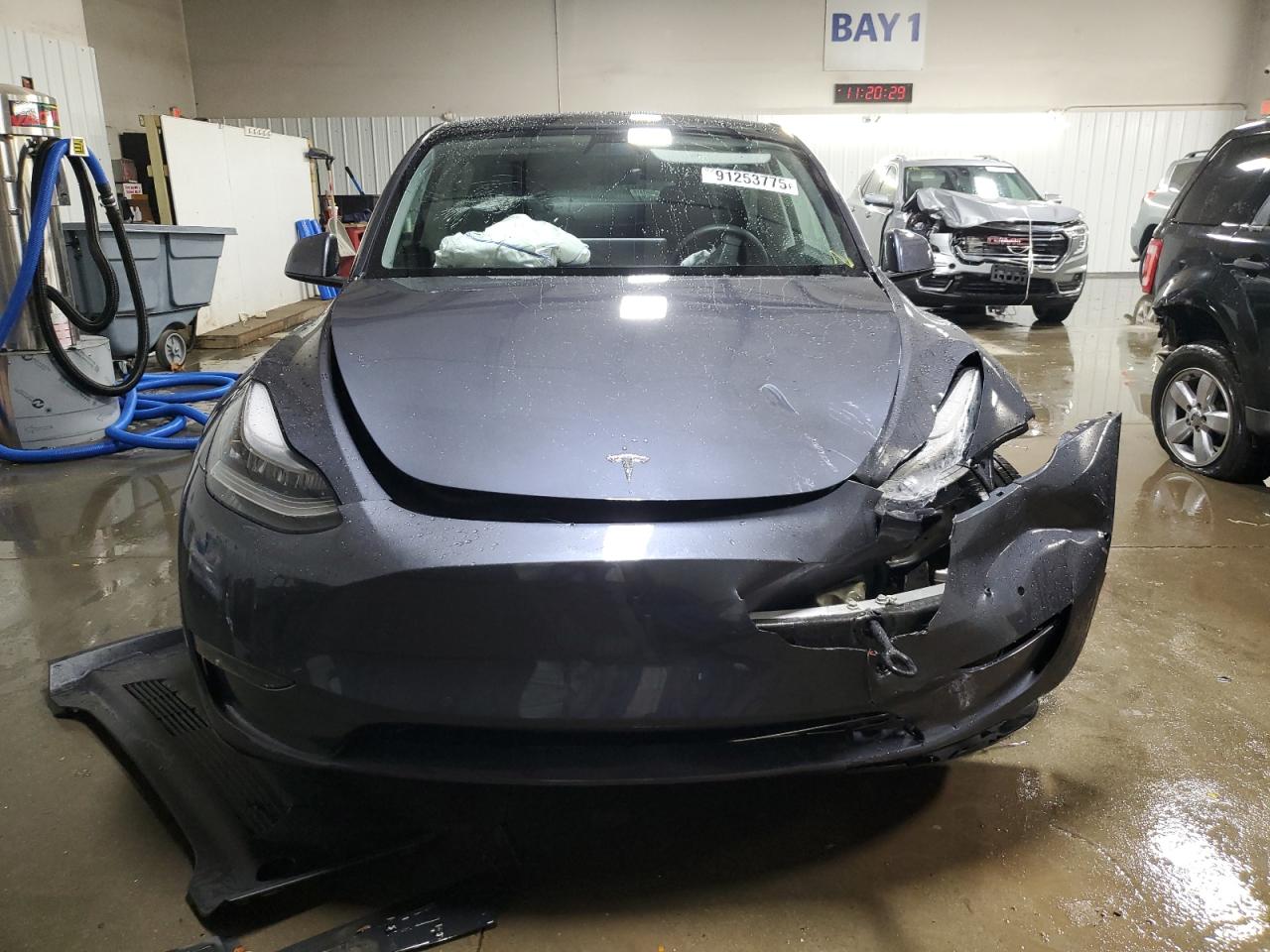 Tesla Model Y Image 3