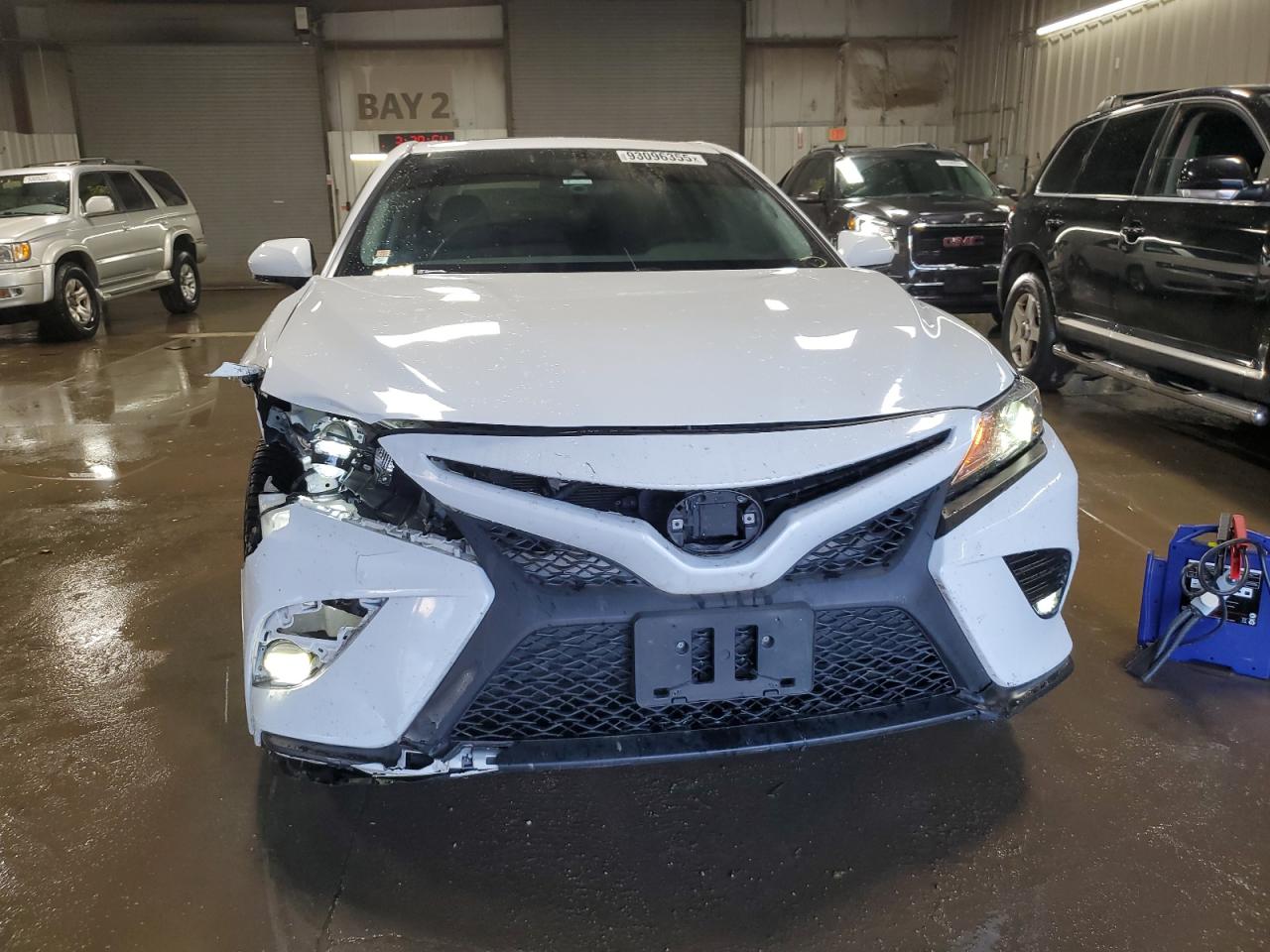 Toyota Camry Le Image 5