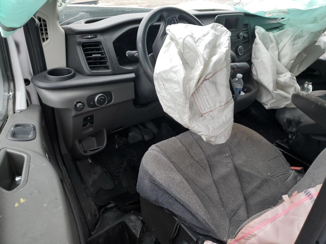 Ford Transit T-250 Image 3