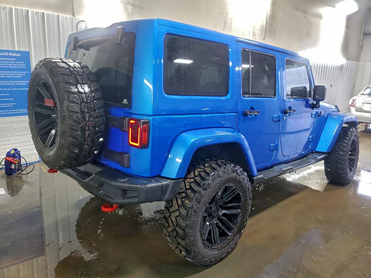 Jeep Wrangler Sahara Image 6