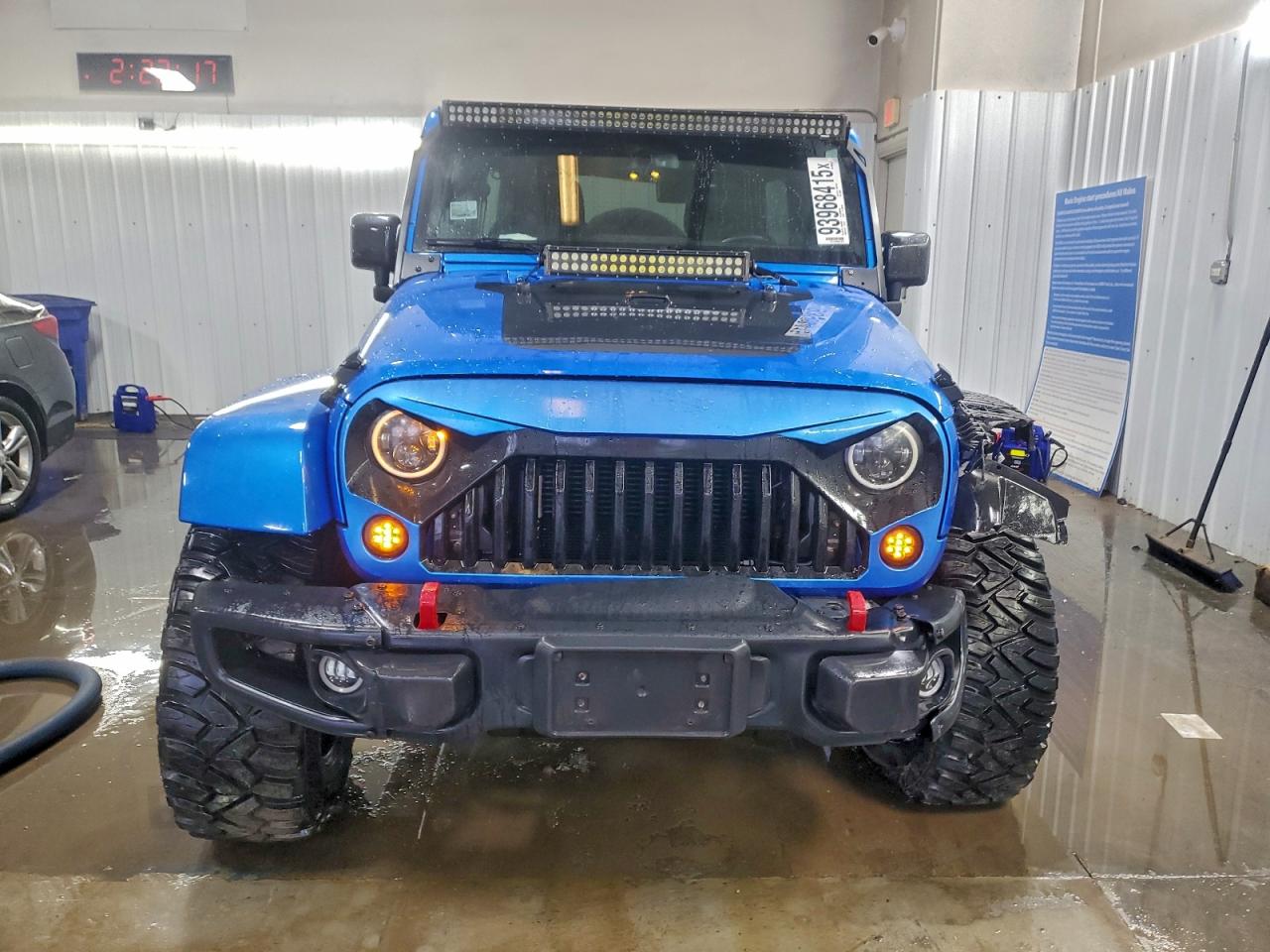 Jeep Wrangler Sahara Image 9