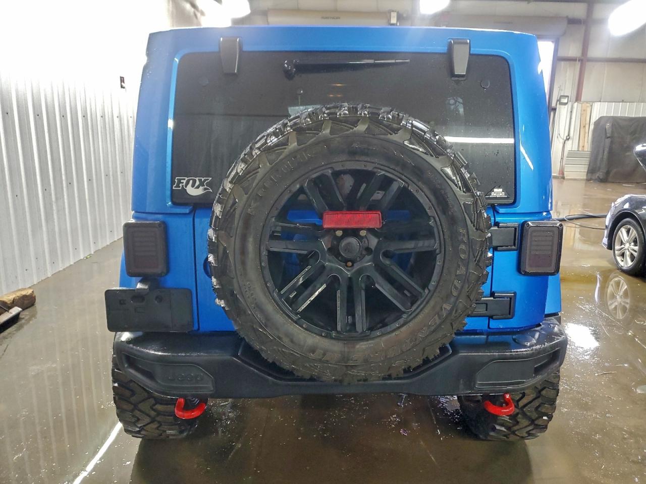 Jeep Wrangler Sahara Image 8