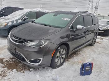 Salvage Chrysler Pacifica